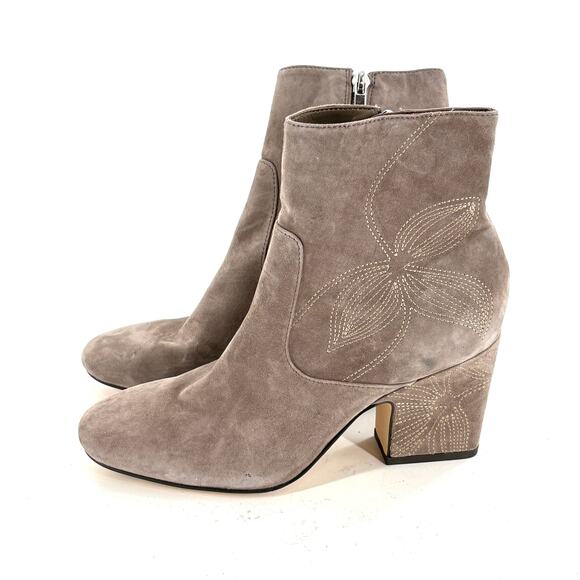 Marc Fisher Johnny Embroidered Boots 7 Gray Suede NWOT Ankle Booties Floral Heel - Picture 1 of 6
